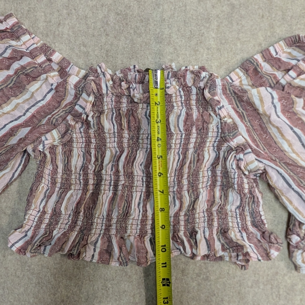 Striped Off-Shoulder Top - Picture 5 of 7